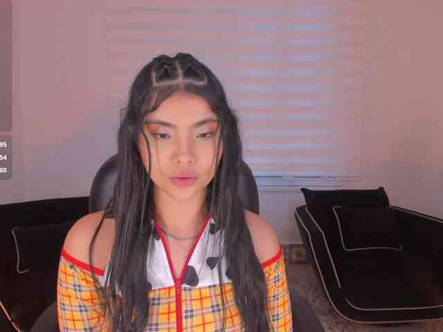 MiaLaurence