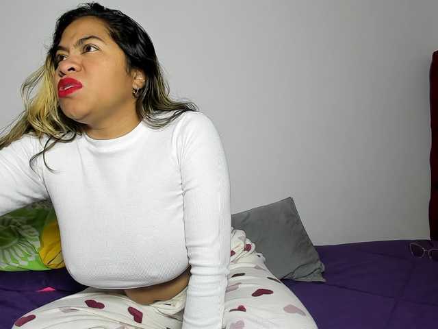 Latin-caliente live cam on BongaCams