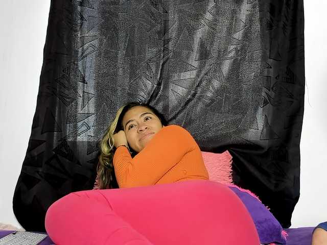 Latin-caliente live cam on BongaCams