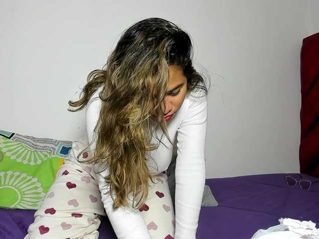 Latin-caliente live cam on BongaCams