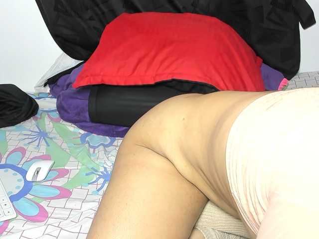 Latin-caliente live cam on BongaCams