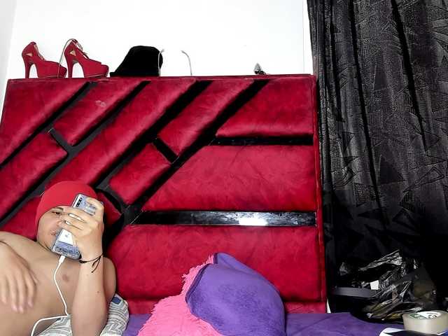 Latin-caliente live cam on BongaCams