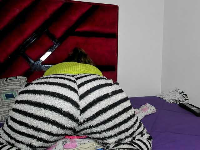 Latin-caliente live webcam show