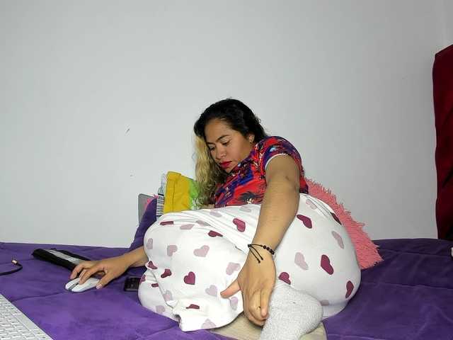 Latin-caliente live cam on BongaCams