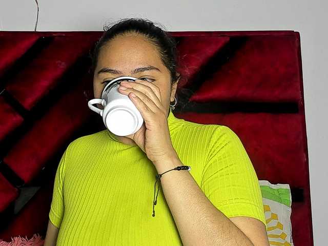 Latin-caliente live cam on BongaCams