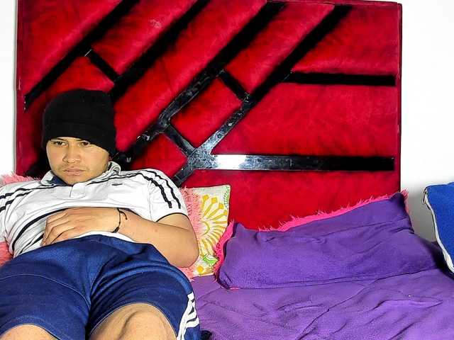 Latin-caliente live webcam show
