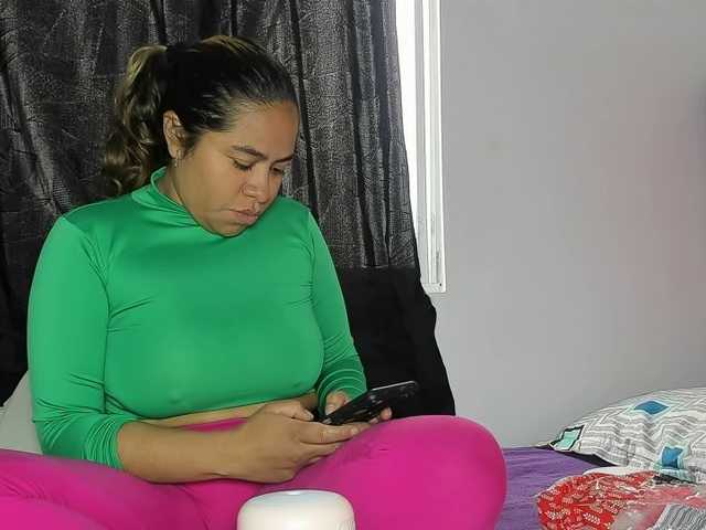 Latin-caliente live cam on BongaCams