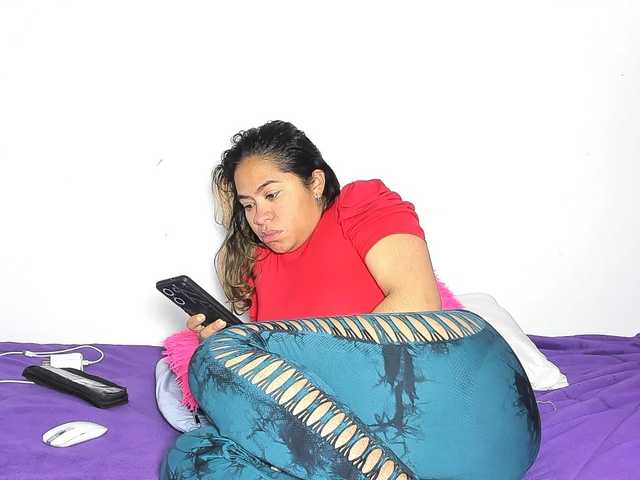 Latin-caliente live cam on BongaCams