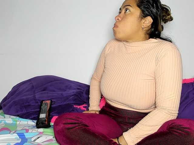 Latin-caliente live cam on BongaCams