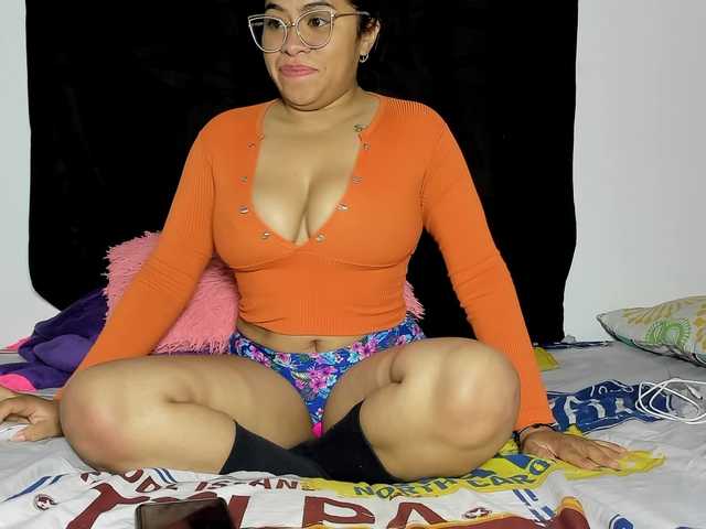 Latin-caliente live cam on BongaCams