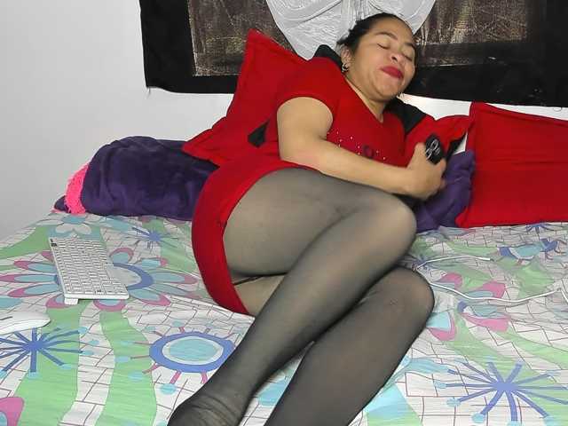 Latin-caliente live cam preview