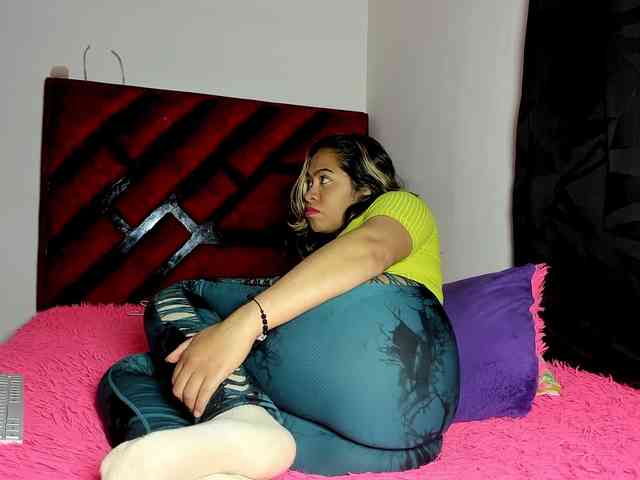 Latin-caliente webcam