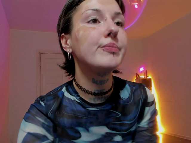 milky-cunt live cam on BongaCams