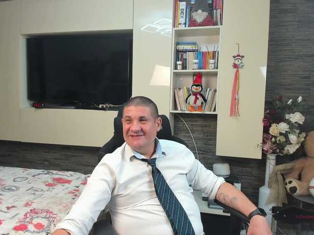 spatacusdaddy48 — live male cam