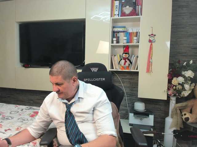 spatacusdaddy48 — live male cam