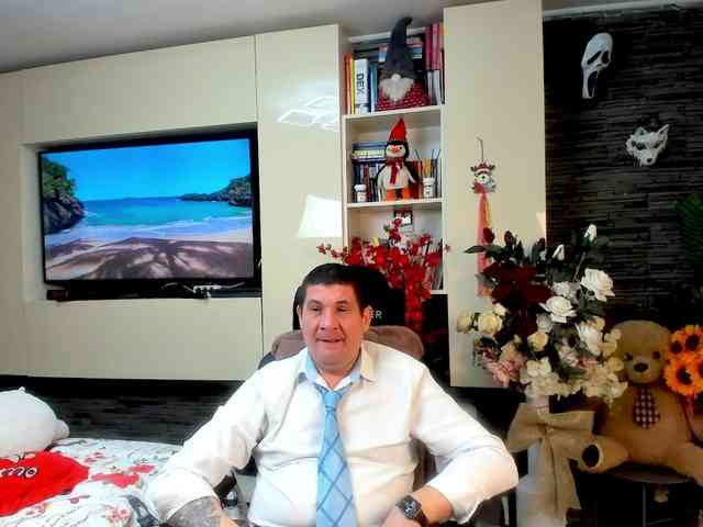 spatacusdaddy48 Live Webcam on BongaCams