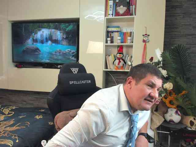 spatacusdaddy48