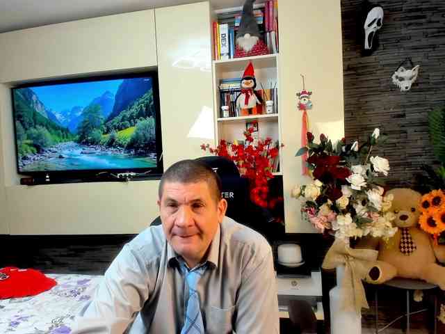 Ce modèle est en direct maintenant. spatacusdaddy48