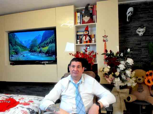 spatacusdaddy48 Live Webcam on BongaCams