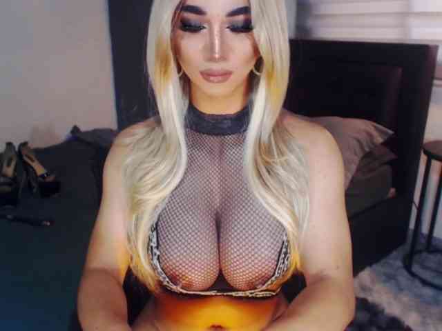 MassiveCockMistress Sex Cam Show