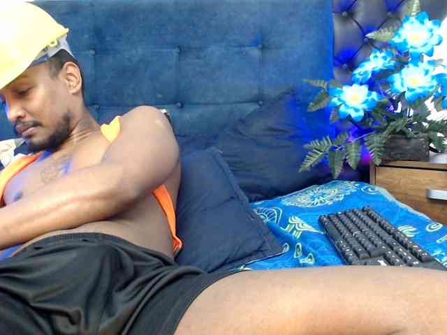 ElCaballeroNegro Live Webcam on BongaCams