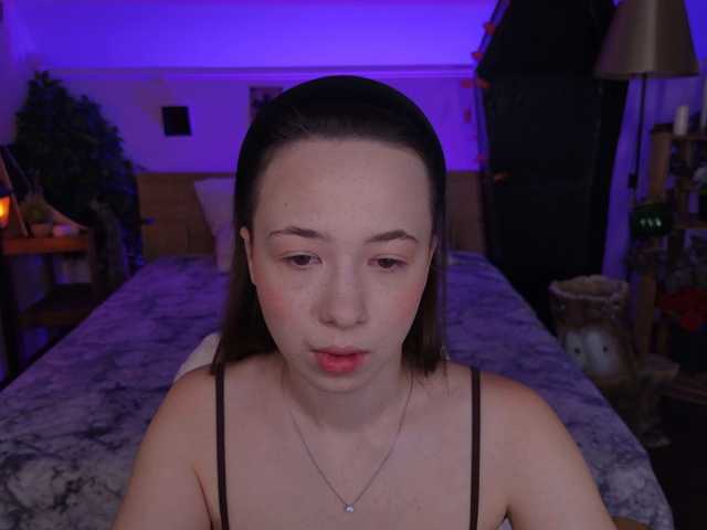 Trixiie live cam preview