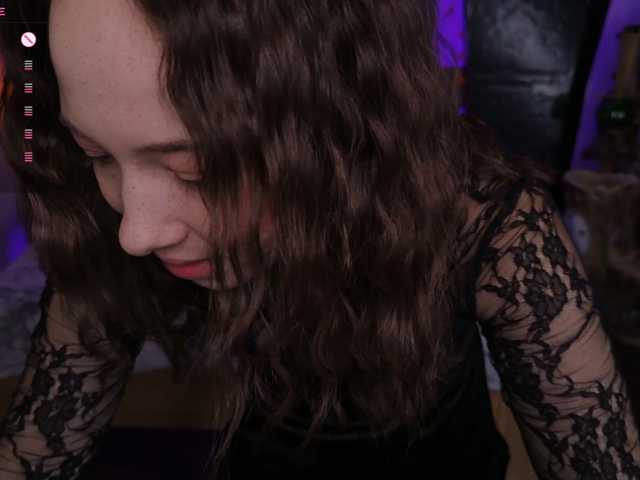 Trixiie live cam on BongaCams