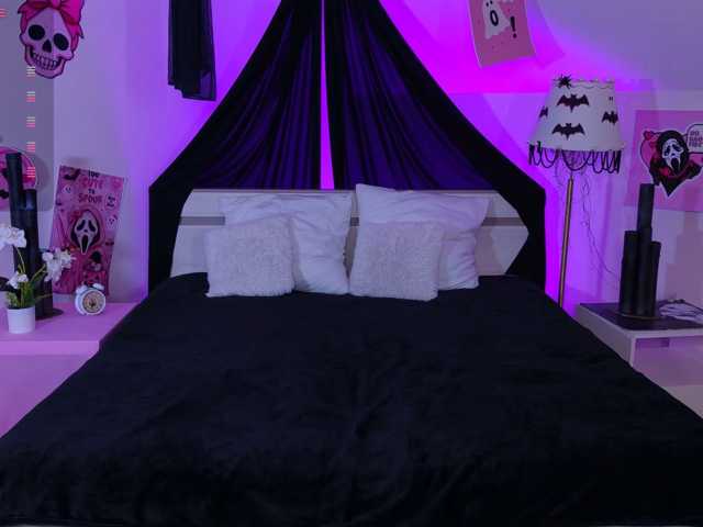 Trixiie live cam on BongaCams