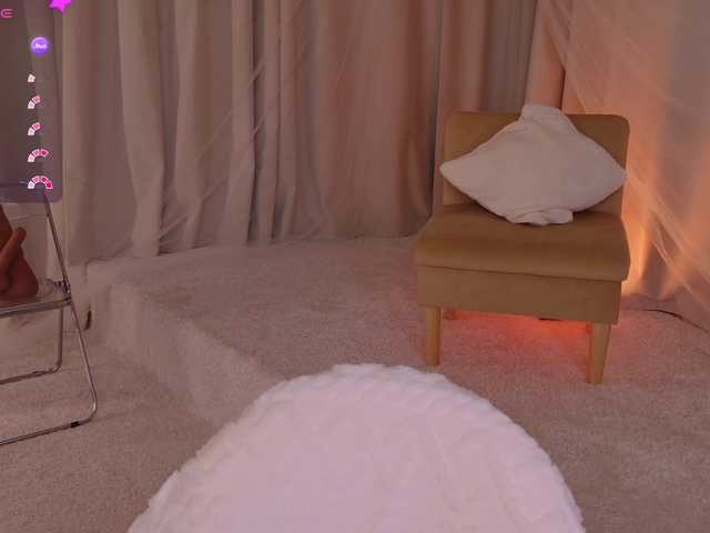 Trixiie live cam preview