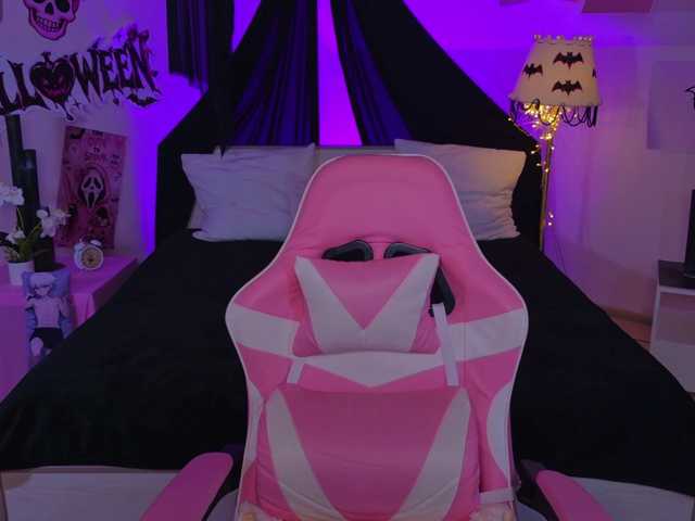 Trixiie live cam preview