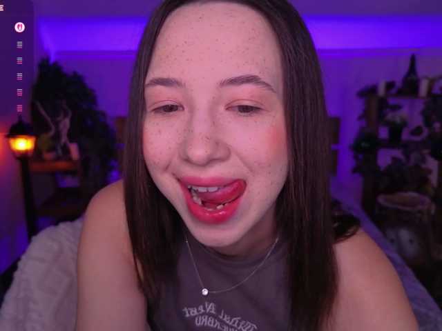 Trixiie live cam on BongaCams