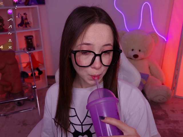 Trixiie live cam on BongaCams