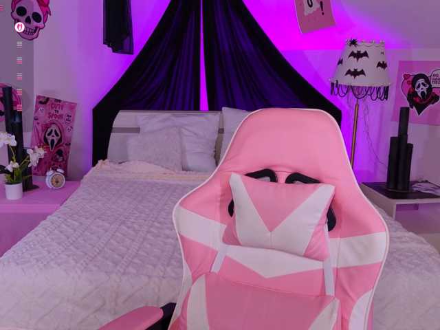 Trixiie live cam preview