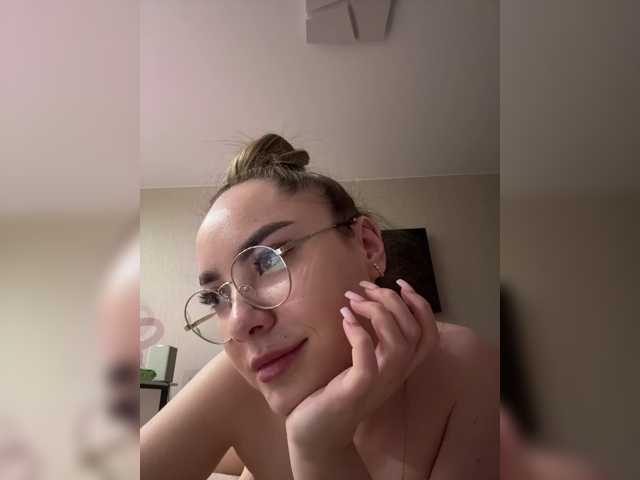 -Valeria-