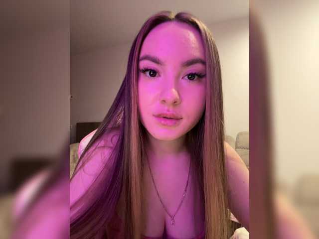 -Valeria-