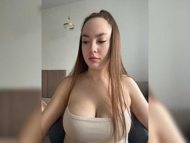 -Valeria-