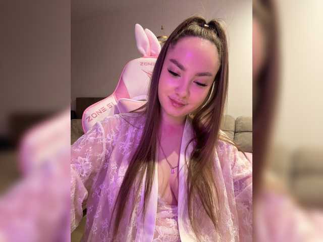 -Valeria-