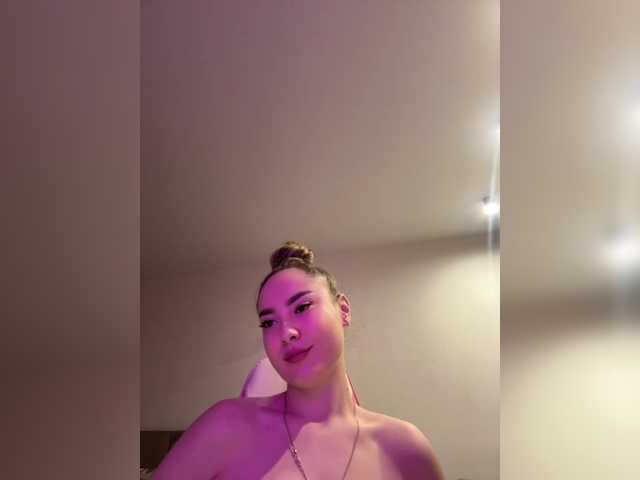 -Valeria-