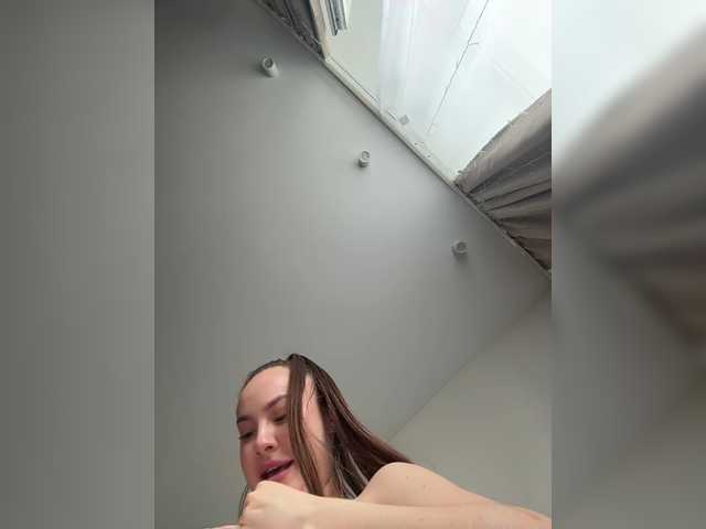 -Valeria-