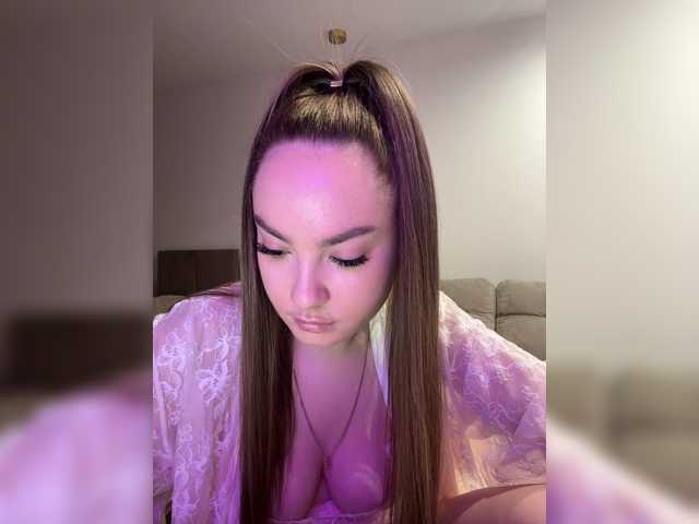 -Valeria-