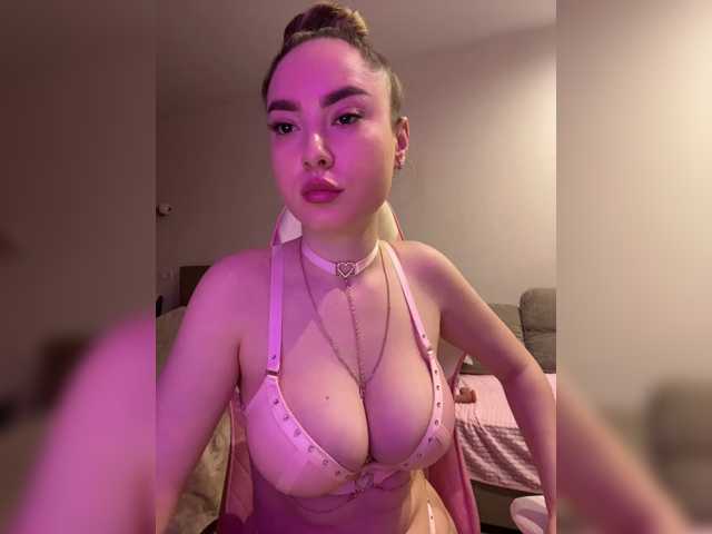 -Valeria-