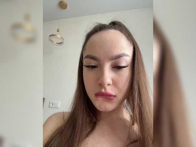 -Valeria-
