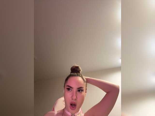 -Valeria-