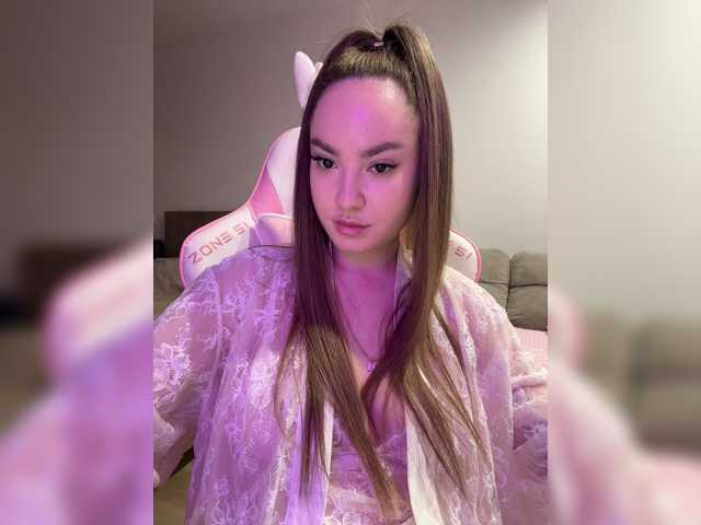 -Valeria-