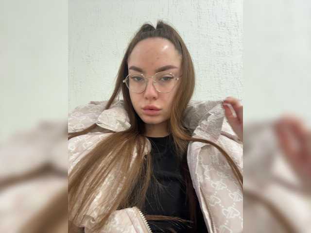 -Valeria-