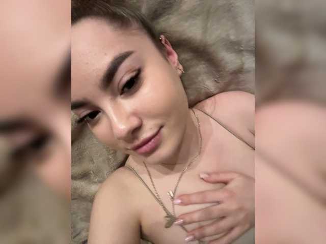 -Valeria-