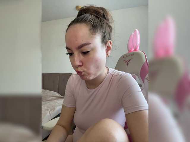 -Valeria-