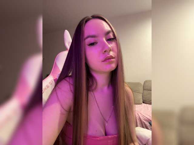 -Valeria-