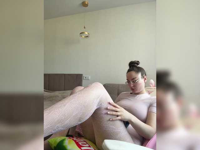 -Valeria-
