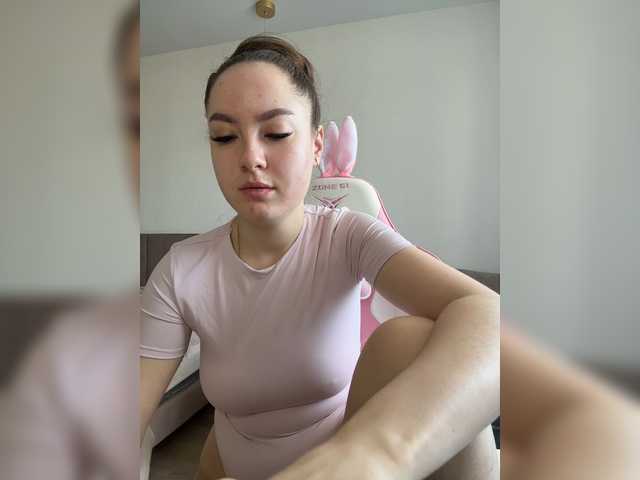 -Valeria-